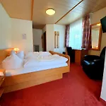Zum Hirschen Hotel 3*