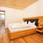 Zum Hirschen Hotel 3*