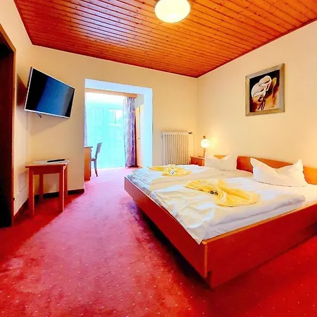 Zum Hirschen Hotell Lam