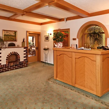 Zum Hirschen Hotell 3*